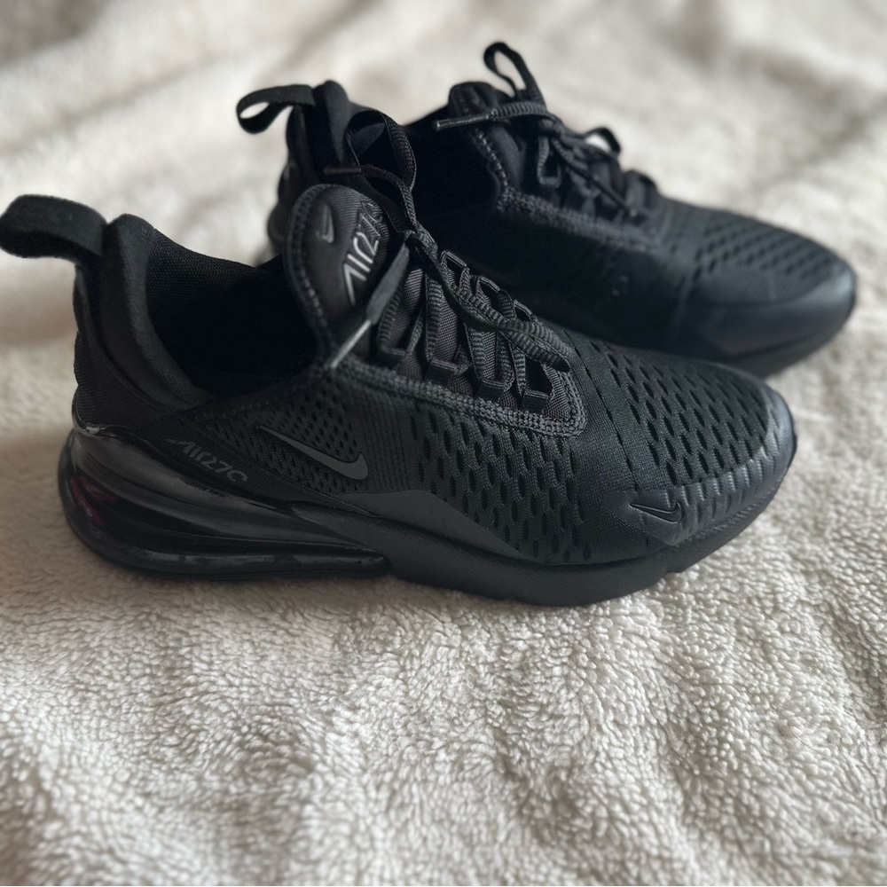 Nike - Air Max 270